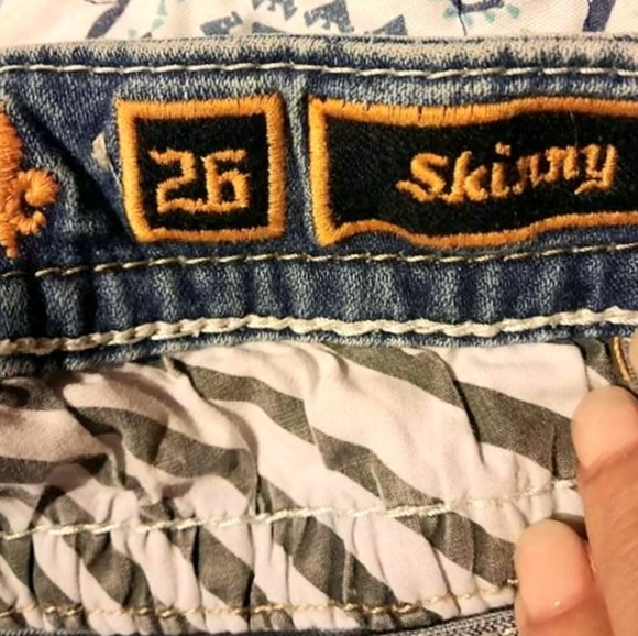 Miss Me Skinny Jeans size 26 - Picture 2 of 2